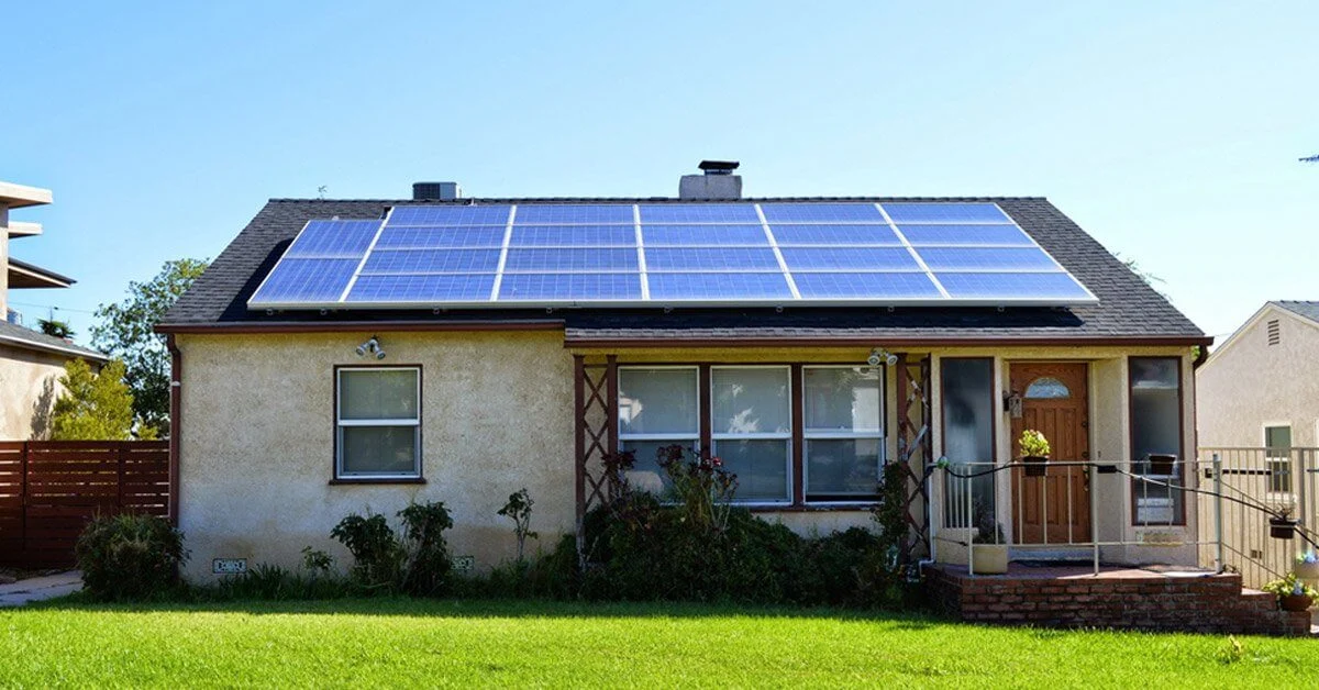 ¿Podemos alimentar una vivienda solamente con energía solar?